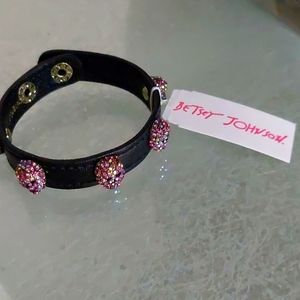 Betsey Johnson Sparkly Skull Braclet